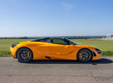 McLaren 720S Spider Peformance 3