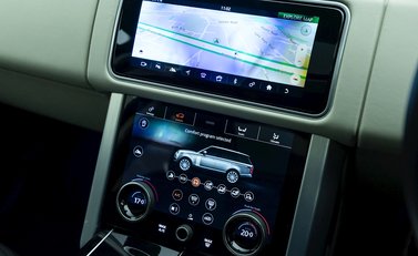 Land Rover Range Rover D300 Westminster Black Edition 18