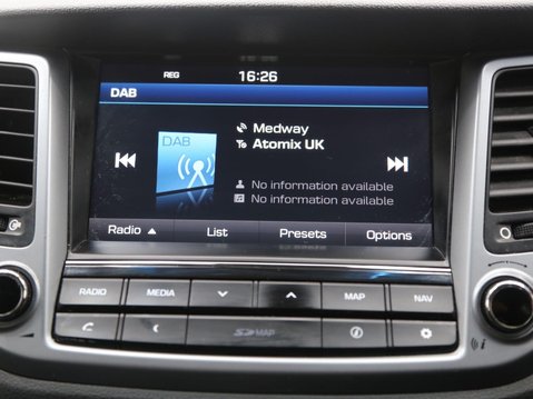 Hyundai TUCSON 2.0 CRDi SE Nav Auto 4WD Euro 6 5dr 17