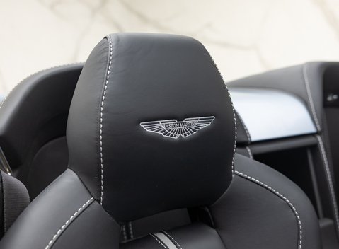 Aston Martin V12 Vantage S ROADSTER 19