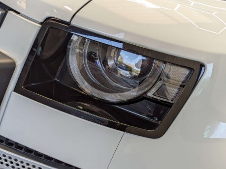 Land Rover Defender 2.0 Defender SE D Auto 4WD 5dr 28