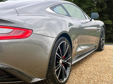 Aston Martin Vanquish V12 26