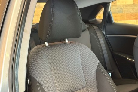Hyundai i30 1.4 Blue Drive SE Nav Hatchback 5dr Petrol Manual Euro 6 (s/s) (100 ps) 30