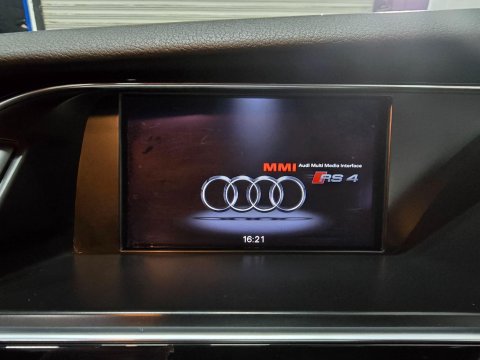 Audi RS4 4.2 FSI V8 S Tronic quattro Euro 5 5dr 32
