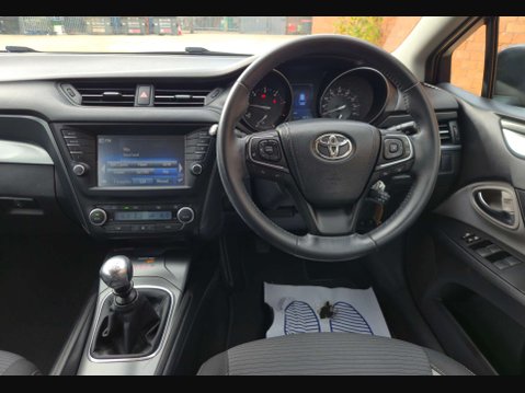 Toyota Avensis 1.6 Avensis Business Edition D-4D 5dr 33