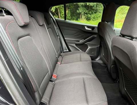 Ford Focus 1.5 Focus ST-Line EcoBlue Auto 5dr 43