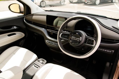 Fiat 500e LA PRIMA 3