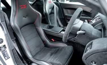 Aston Martin Vantage GT8 12