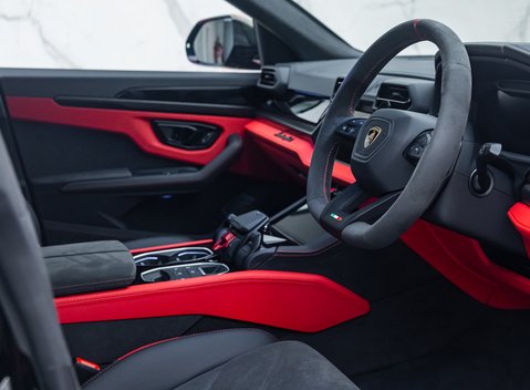 Lamborghini Urus SE 14