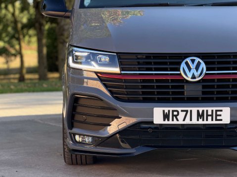 Volkswagen Transporter 2.0 Transporter T32 Sportline Black Edition TDI Semi-Auto 11