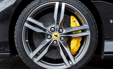 Ferrari Portofino 12