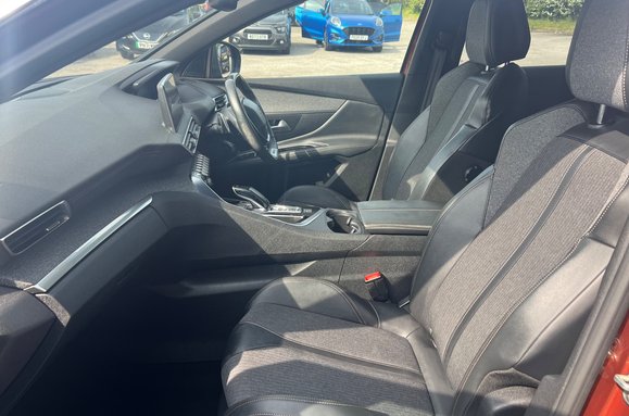 Peugeot 3008 1.6 PURETECH S/S GT LINE AUTO 29