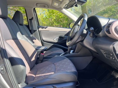 Toyota Yaris Cross 1.5 Yaris Cross Excel HEV 4x4 Auto 4WD 5dr 17