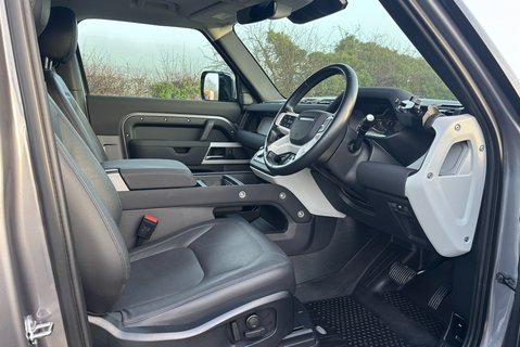 Land Rover Defender 90 D250 Hard Top SE MHEV 14