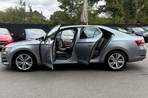 Skoda Superb SE L TDI DSG - FULL SKODA SERVICE HISTORY - 8 SERVICES 18