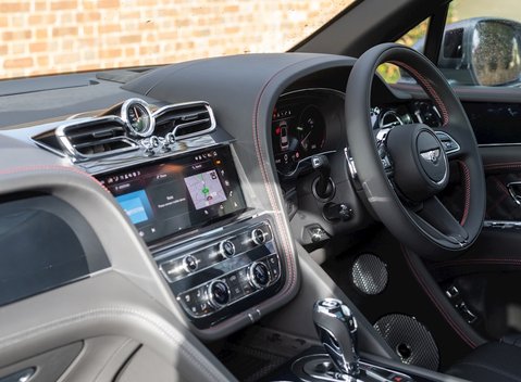 Bentley Bentayga V8 First Edition 18