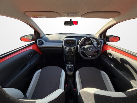 Toyota Aygo 1.0 VVT-i X-Play 5dr x-shift 15