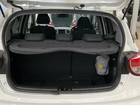 Hyundai i10 1.0 Play Euro 6 5dr 9