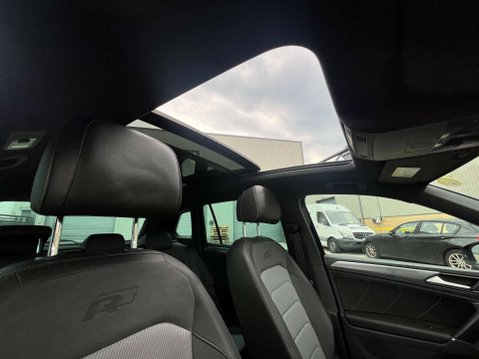 Volkswagen Tiguan 2.0 Tiguan R-Line TDI BlueMotion Technology 4Motion Semi-Automatic 4WD 5dr 35