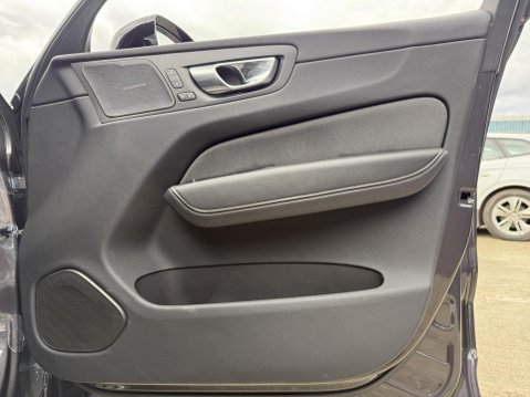Volvo XC60 2.0 B5 MHEV R-Design SUV 5dr Petrol Hybrid Auto AWD Euro 6 (s/s) (250 ps) 30
