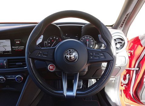 Alfa Romeo Giulia Quadrifoglio 24