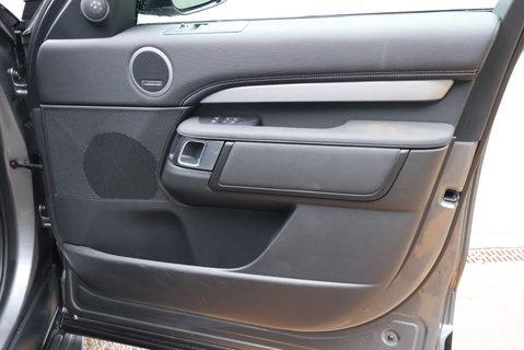 Land Rover Discovery DEMO MODEL COMMERCIAL DYNAMIC HSE WITH GENUINE REAR SEATS STYLED BY SEEKER  10