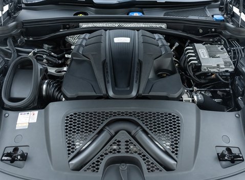 Porsche Macan GTS 35