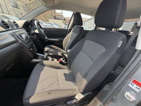 Suzuki Vitara SZ4 BOOSTERJET MHEV 14