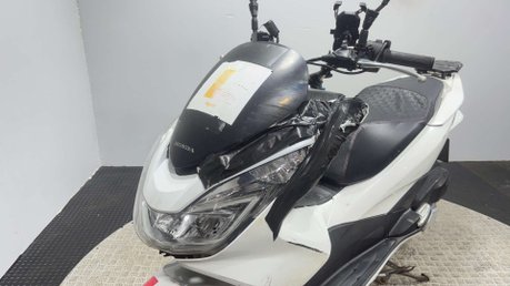 Honda PCX 2015 WW SPARES OR REPAIR PROJECT LEARNER SCOOTER 125CC BIKE 15