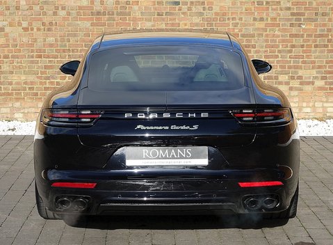 Porsche Panamera Turbo S E-Hybrid 12