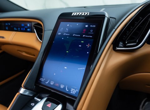 Ferrari Roma SPIDER 23