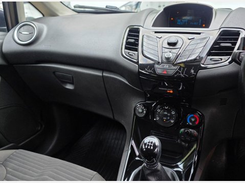 Ford Fiesta 1.5 TDCi Zetec Euro 5 5dr 31