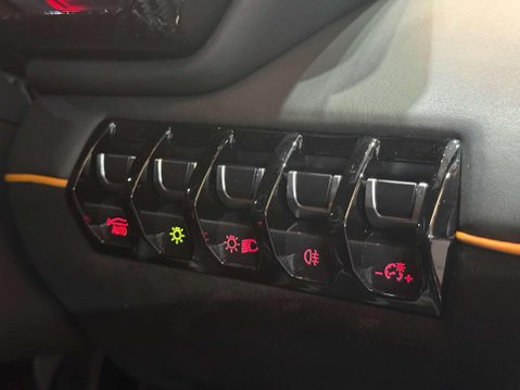 Lamborghini Aventador 6.5 V12 LP 750-4 Superveloce Coupe 2dr Petrol ISR 4WD Euro 6 (750 bhp) 43