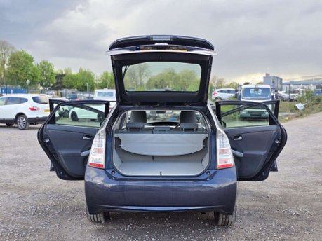 Toyota Prius 1.8 VVT-h T Spirit Hatchback 5dr Petrol Hybrid CVT Euro 5 (s/s) (136 ps) 11