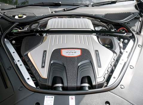 Porsche Panamera Turbo Sport Turismo 26