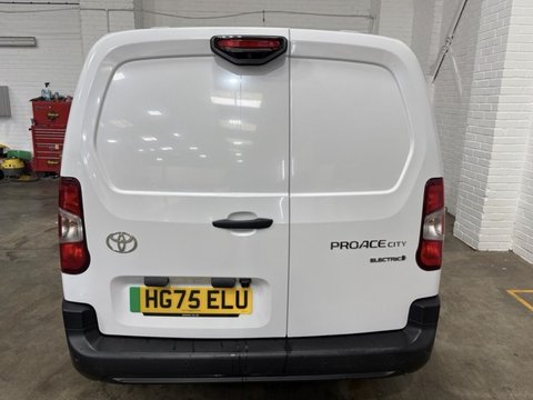 Toyota Proace City L2 ICON 6