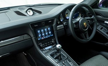 Porsche 911 (991.2) GT3 Touring 14