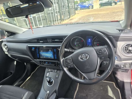 Toyota Auris 1.8 VVT-h Icon Tech Touring Sports 5dr Petrol Hybrid CVT Euro 6 (s/s) (136  5