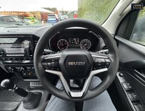 Isuzu D-Max Utility | 1.9 LT | AC | Camera | Double Cab 18