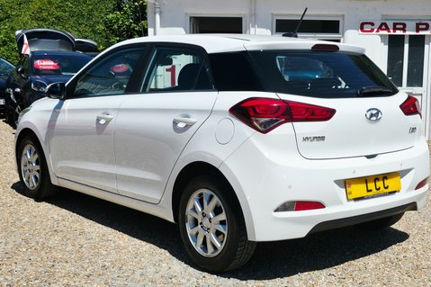 Hyundai i20 MPI SE.AUTOMATIC..1 PREVIOUS OWNER,18 STAMPS,AIR CON,LAST OWNER  9 YEARS. 9