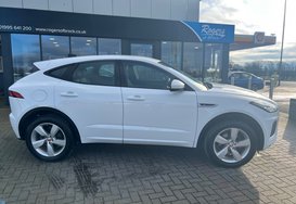 Jaguar E-Pace R-DYNAMIC SE 6