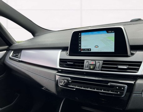 BMW 2 Series 2.0 220i M Sport Auto 5dr 22