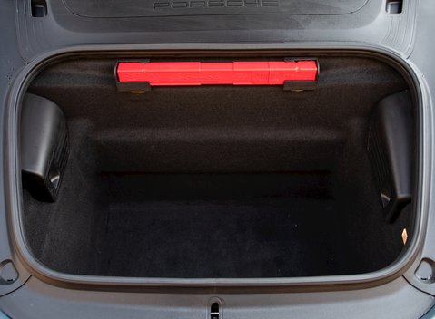 Porsche 911 (991.2) Carrera 4 GTS 28