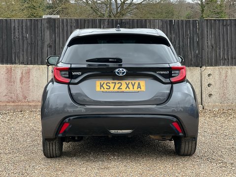 Toyota Yaris EXCEL FHEV 8