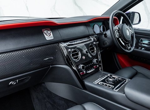 Rolls-Royce Cullinan BLACK BADGE 30