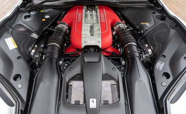 Ferrari 812 Superfast 28