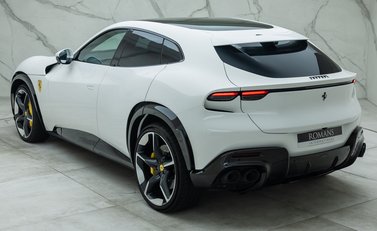 Ferrari Purosangue 12