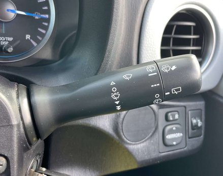 Toyota Yaris 1.5 Yaris T4 Hybrid CVT 5dr 38