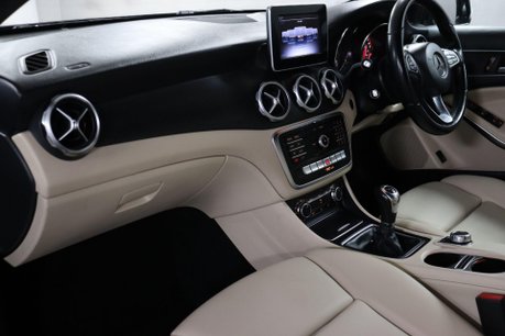 Mercedes-Benz GLA GLA 200 SE 34