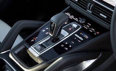 Porsche Cayenne Turbo 22